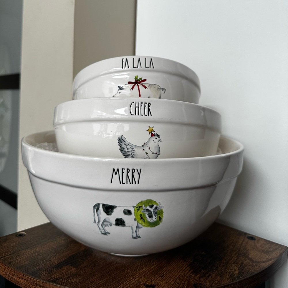 ๐บ๐ธ Rae Dunn RARE Farmline Christmas mixing bowl set - Picture 1 of 6